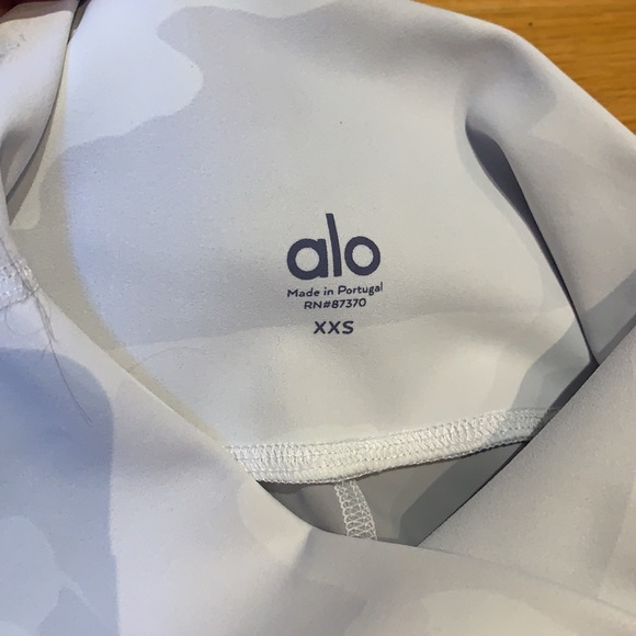 Alo Yoga High-waist Vapor Shorts - NWOT - Picture 5 of 5